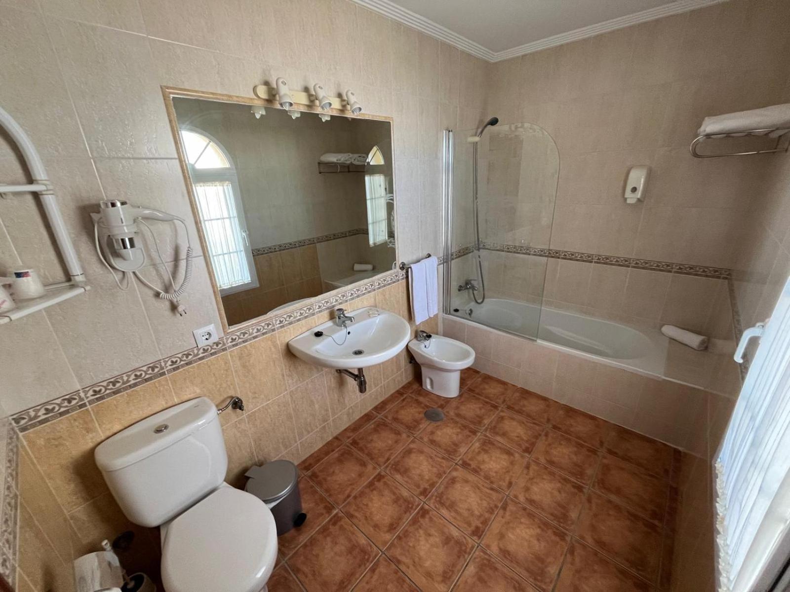 Apartamentos Turisticos Paraiso Andaluz 克莉丝蒂娜岛 外观 照片